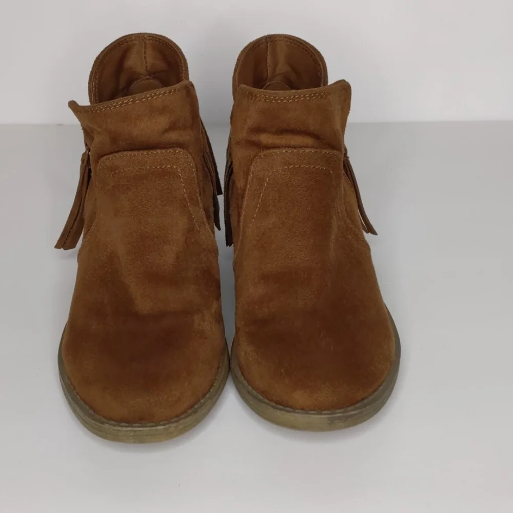 Sey Esteem Fringe Booties Size 6M camel brown color
